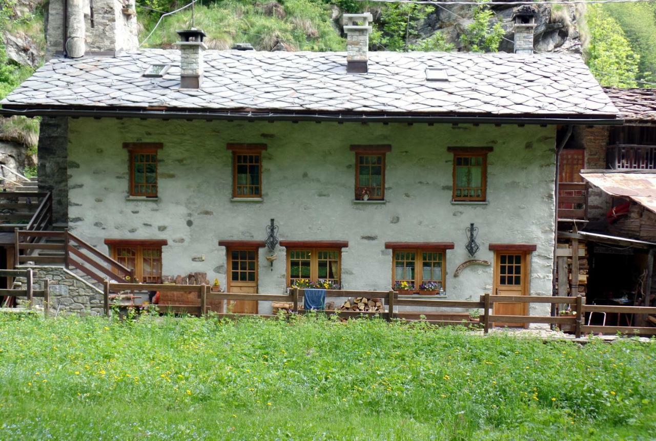 B&B Le Temps D'Une Pause Champorcher Luaran gambar
